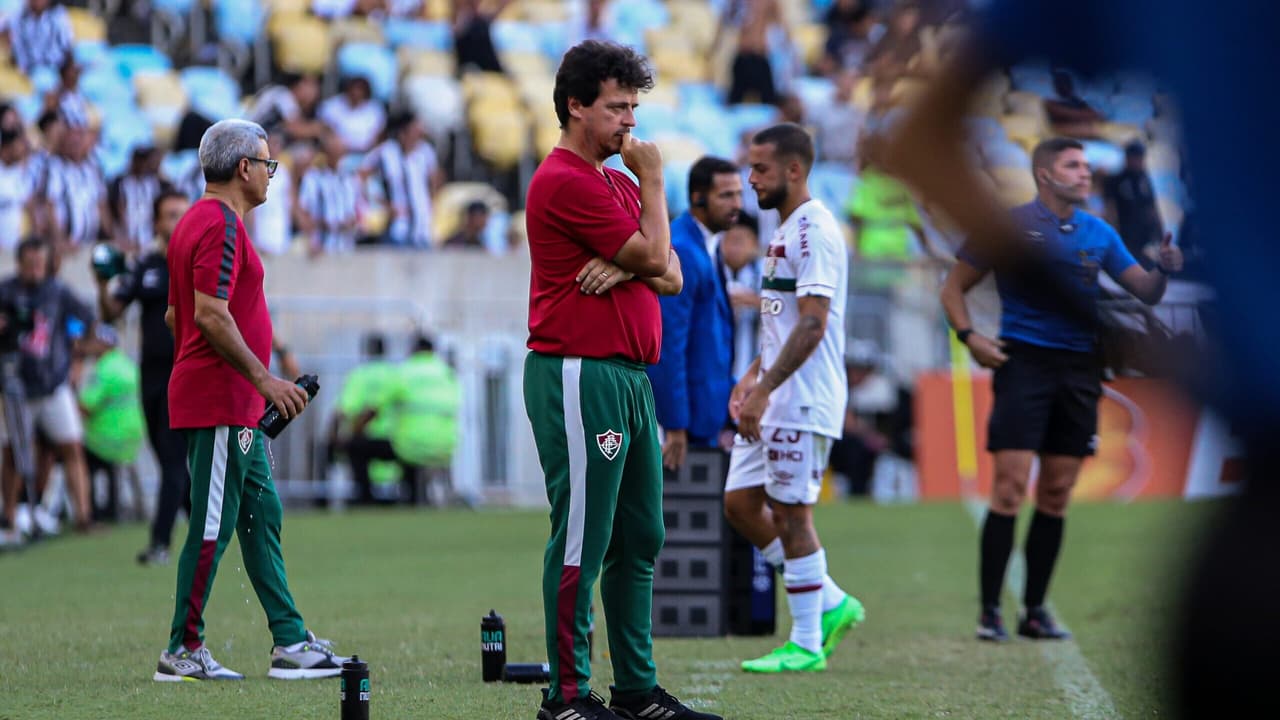 Frustrado, Diniz critica o Fluminense e diz que time “não existia” no primeiro tempo