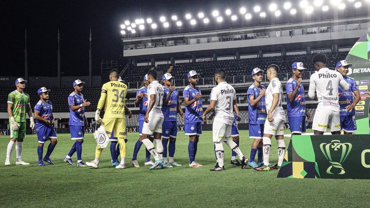 Demitido pelo Santos, Iguatu divulga carta aberta ao clube: 'Seremos eternamente gratos'