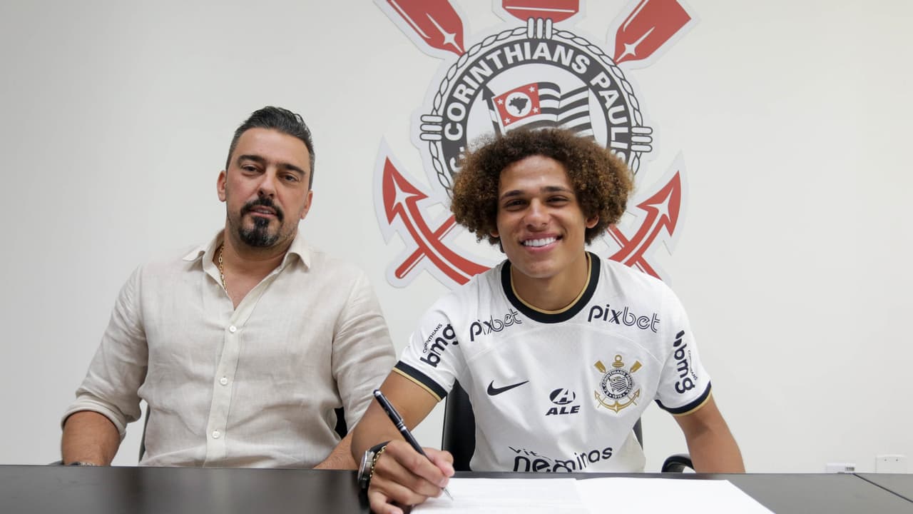 Corinthians e Guilherme Biro reconstroem formalmente, criando terreno