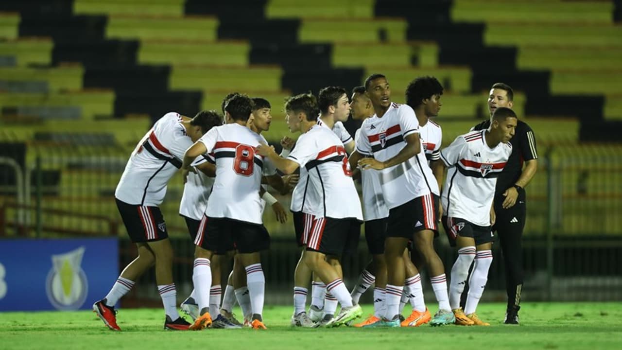 São Paulo vence Flamengo e garante bons resultados nas semifinais do Brasil Sub-17