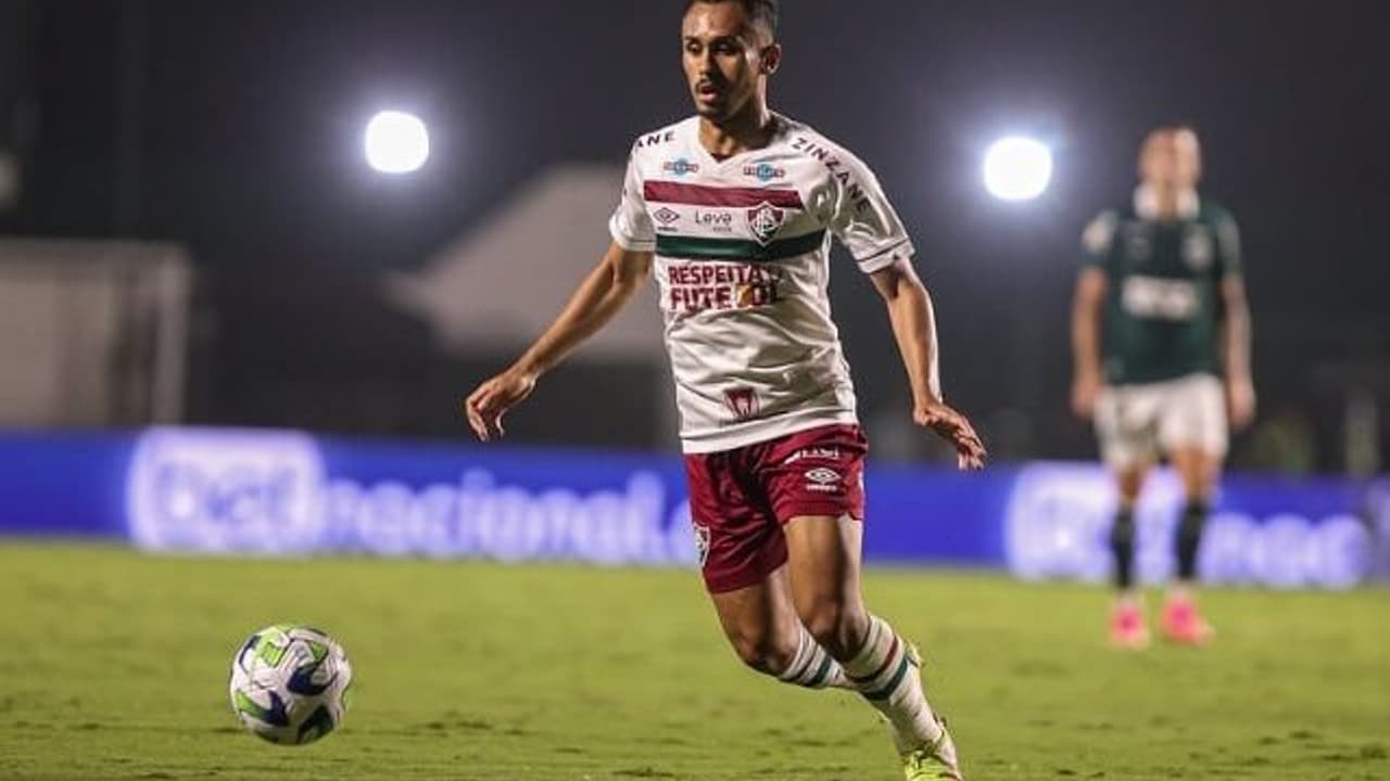 Aniversariante do dia, Lima lamenta revés do Fluminense contra o Goiás e alerta time