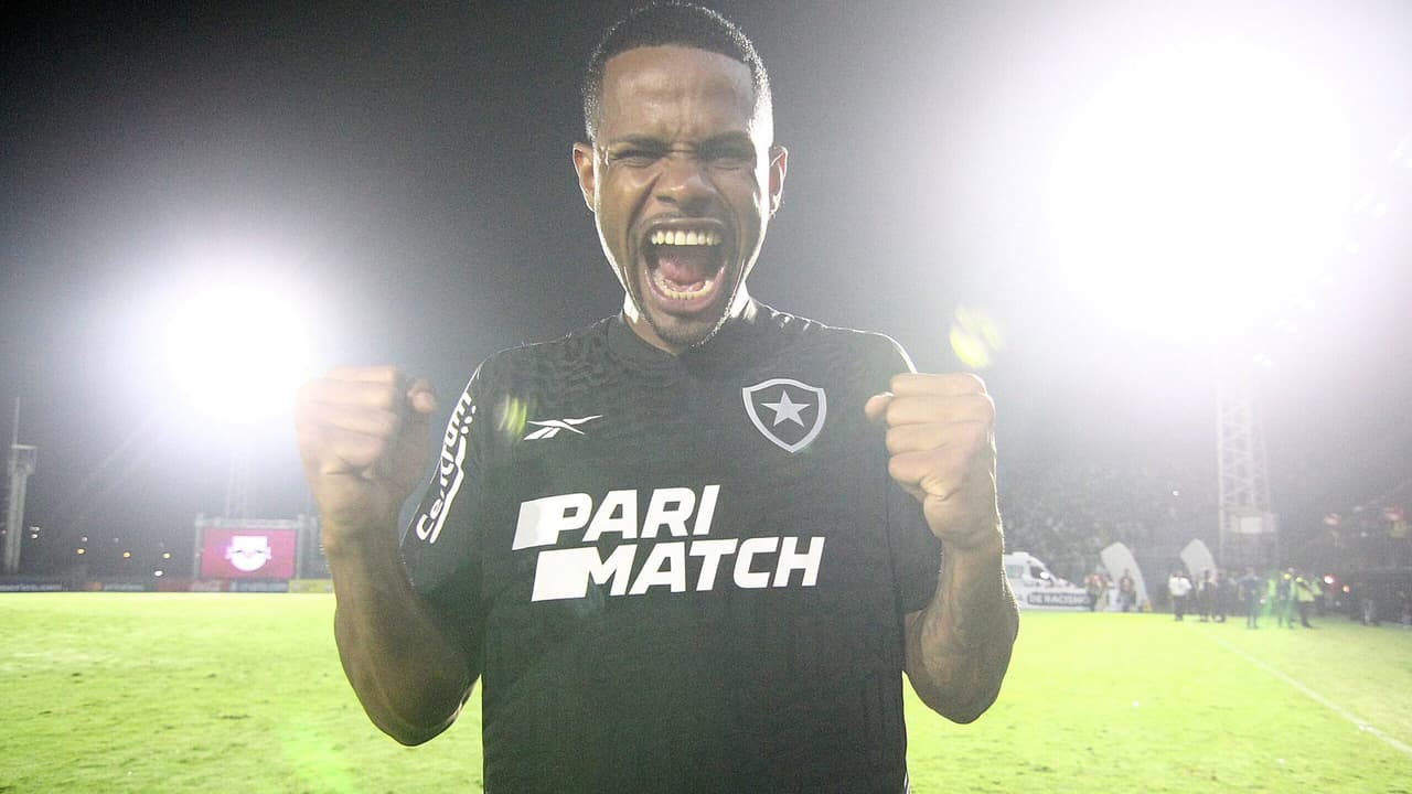 Artilheiro do Botafogo na Libertadores, Junior Santos pode igualar marca de Pelé: 'Pés no chão'