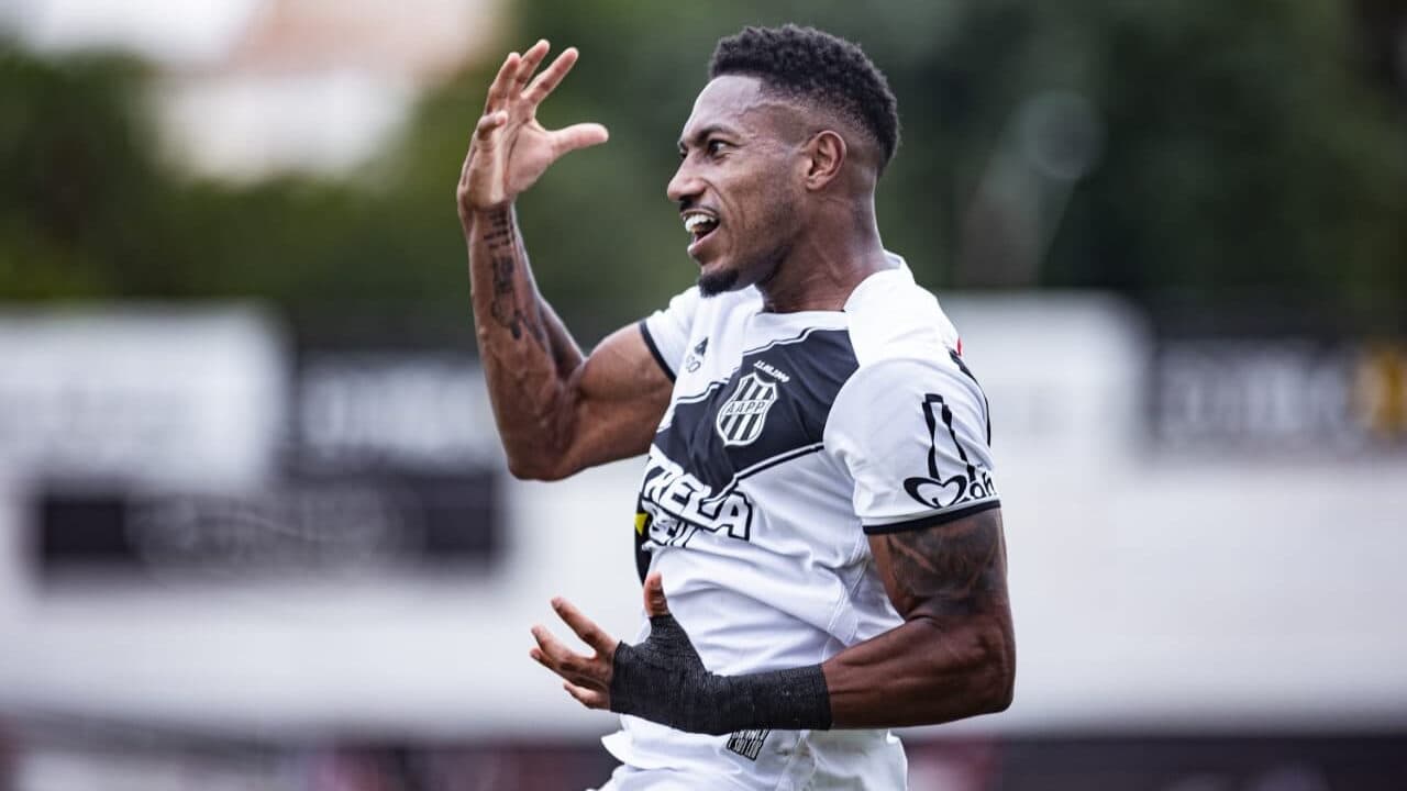 Ex-Fluminense, Pablo Dyego comemora temporada com mais gols da carreira pela Ponte Preta