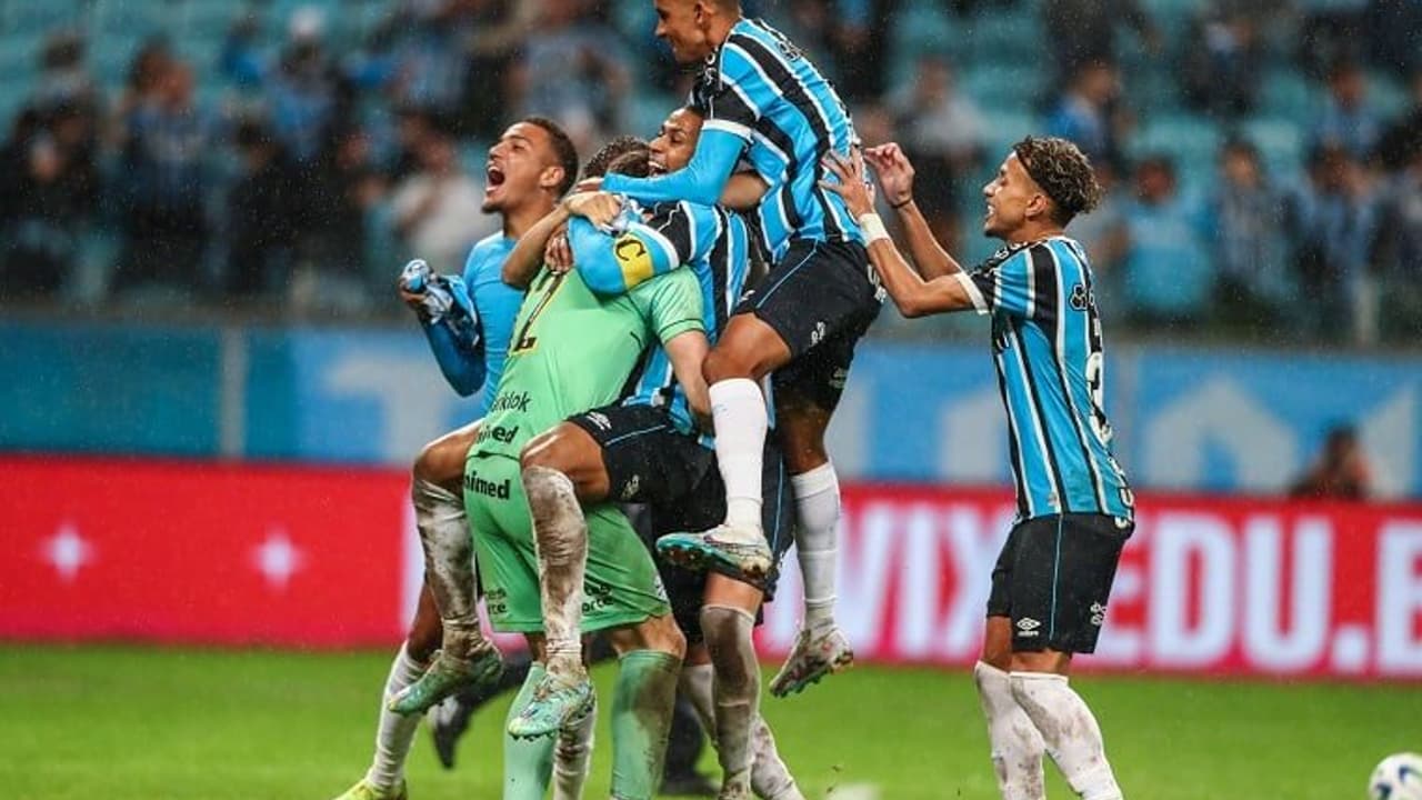 Copa do Brasil: Grêmio vence o Bahia nos pênaltis e avança às semifinais 