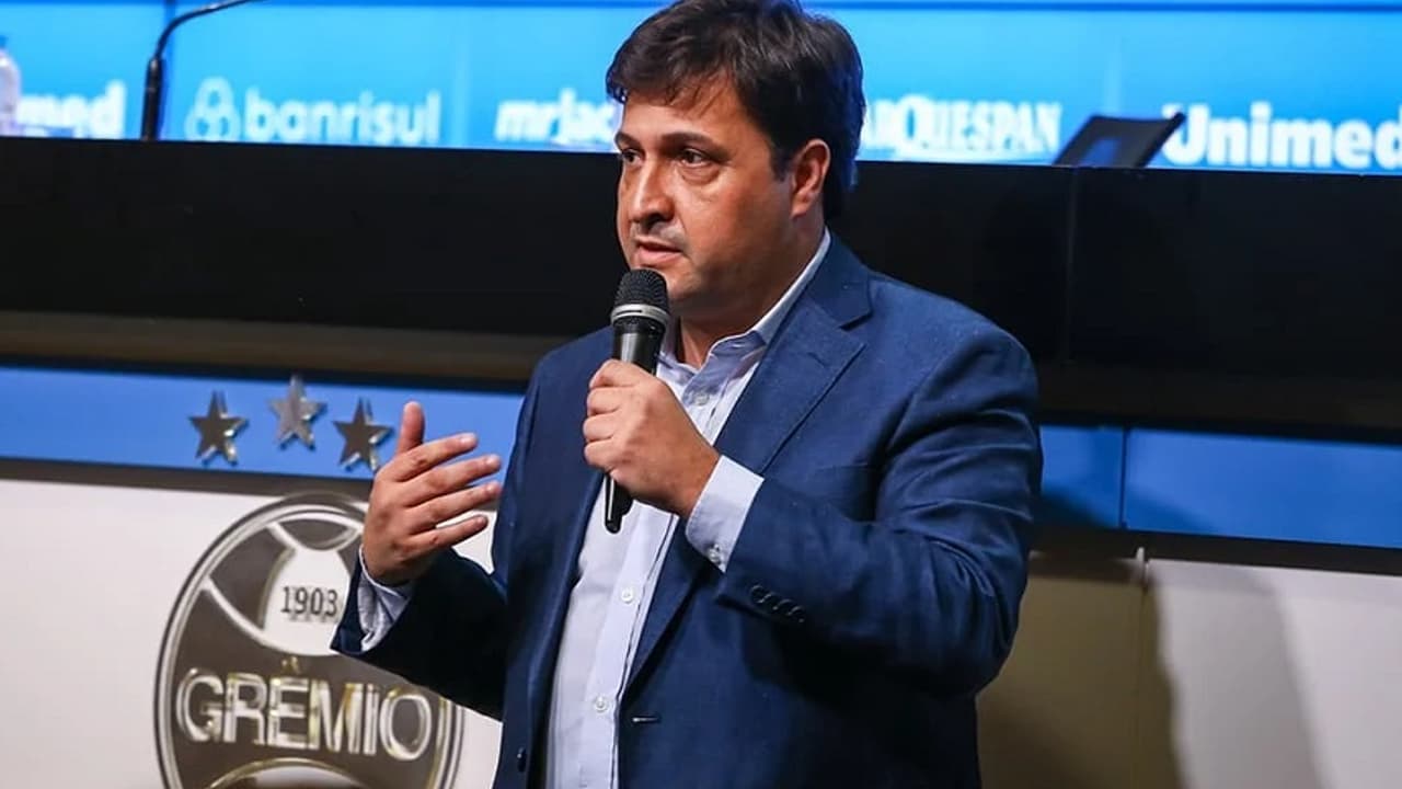 O presidente do Grêmio, Suarez, falou publicamente sobre a situação