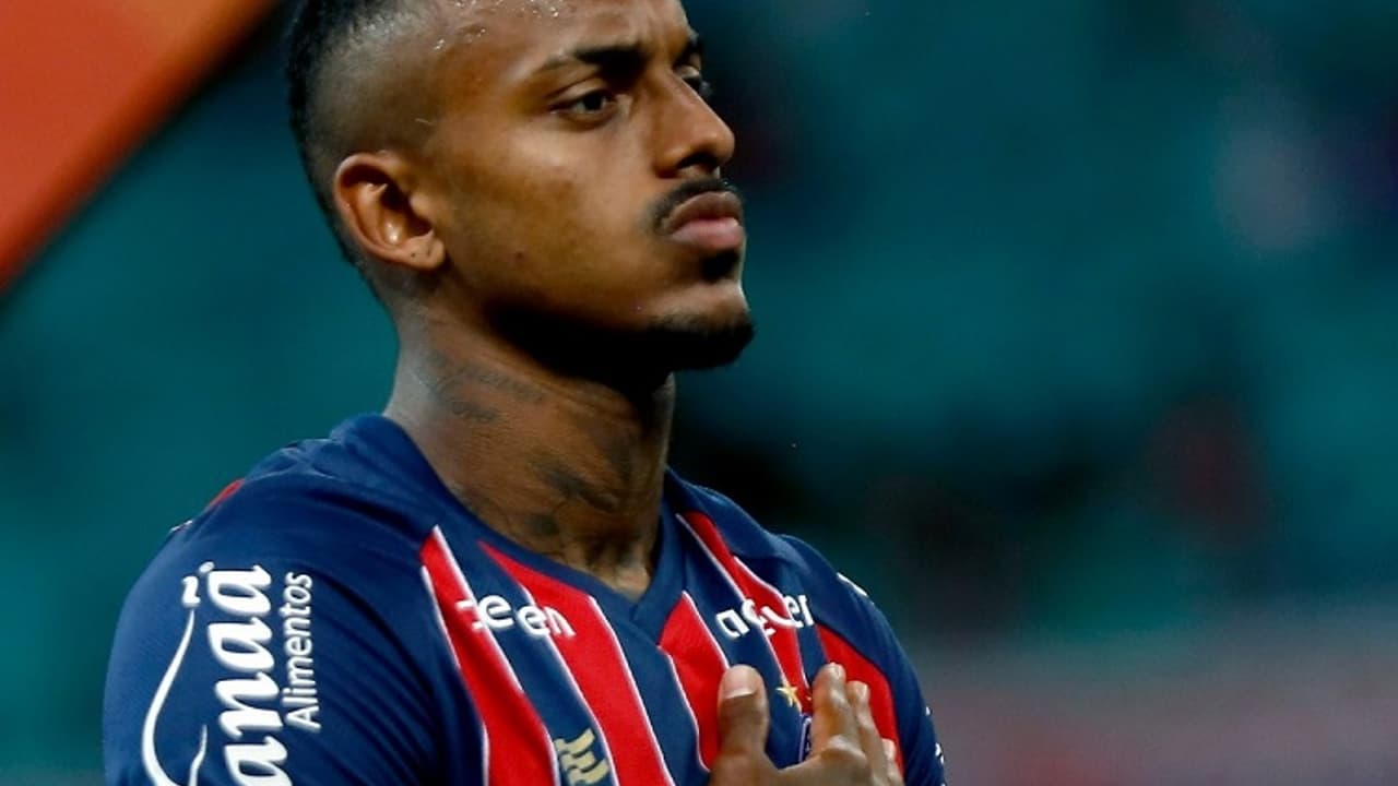 Zagueiro baiano Raul Gustavo sofre lesão no joelho