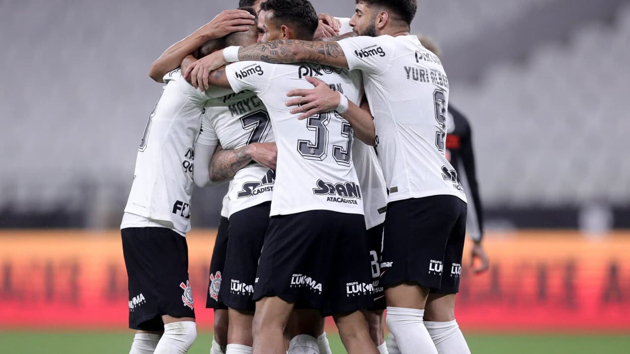 O Corinthians tem maiores chances de ir à Libertadores ou será rebaixado?   Veja Desvantagens