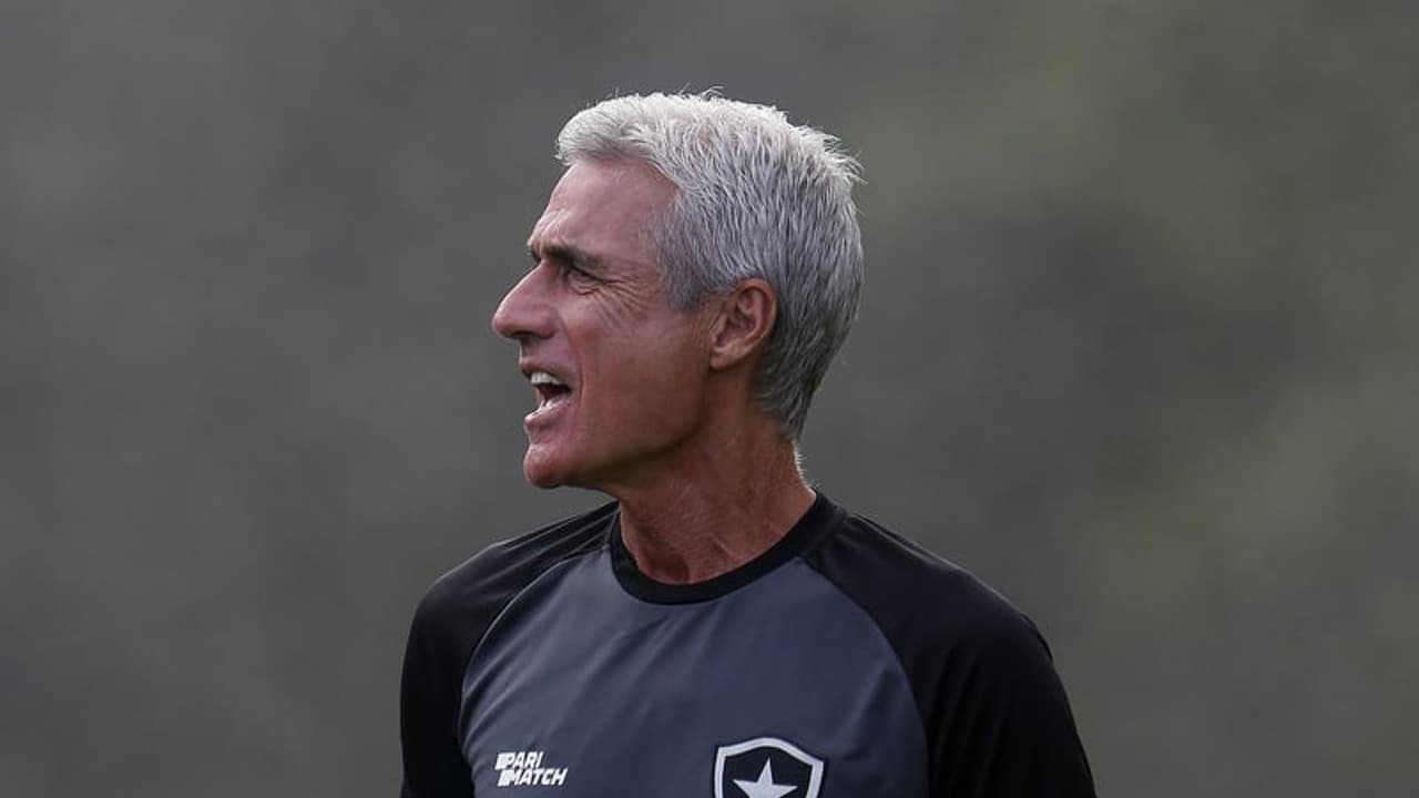 Luis Castro em grupos indefinidos, conexões e pressões: como o Botafogo chegou para disputar o Brasilaírão