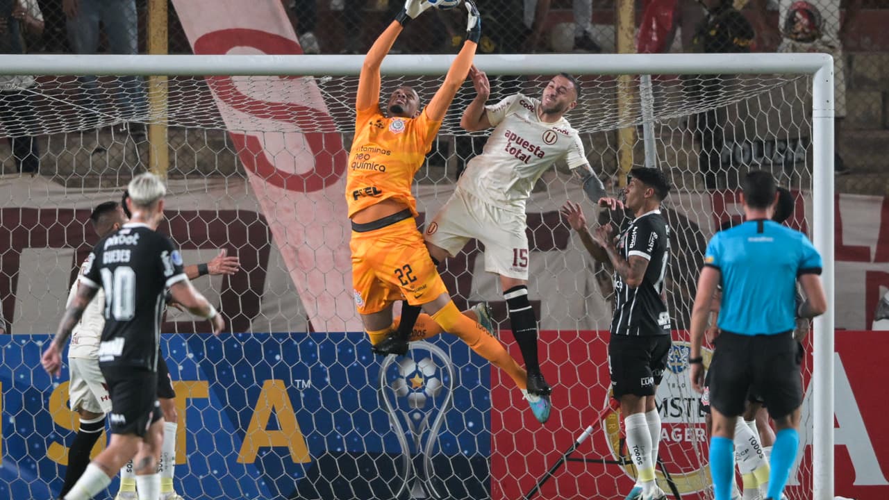 Carlos Miguel ultrapassa Dida, Cássio e Ronaldo Giovanelli na invencibilidade no Corinthians