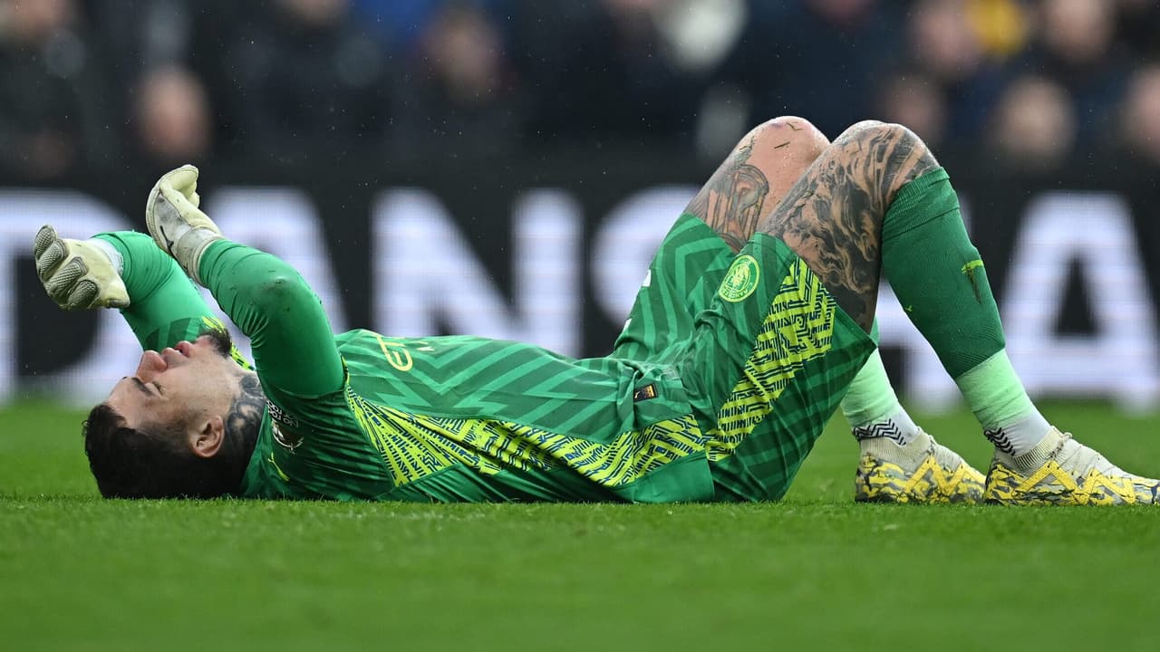 Ederson sofre lesão muscular e deve ser excluído da seleção, diz jornal