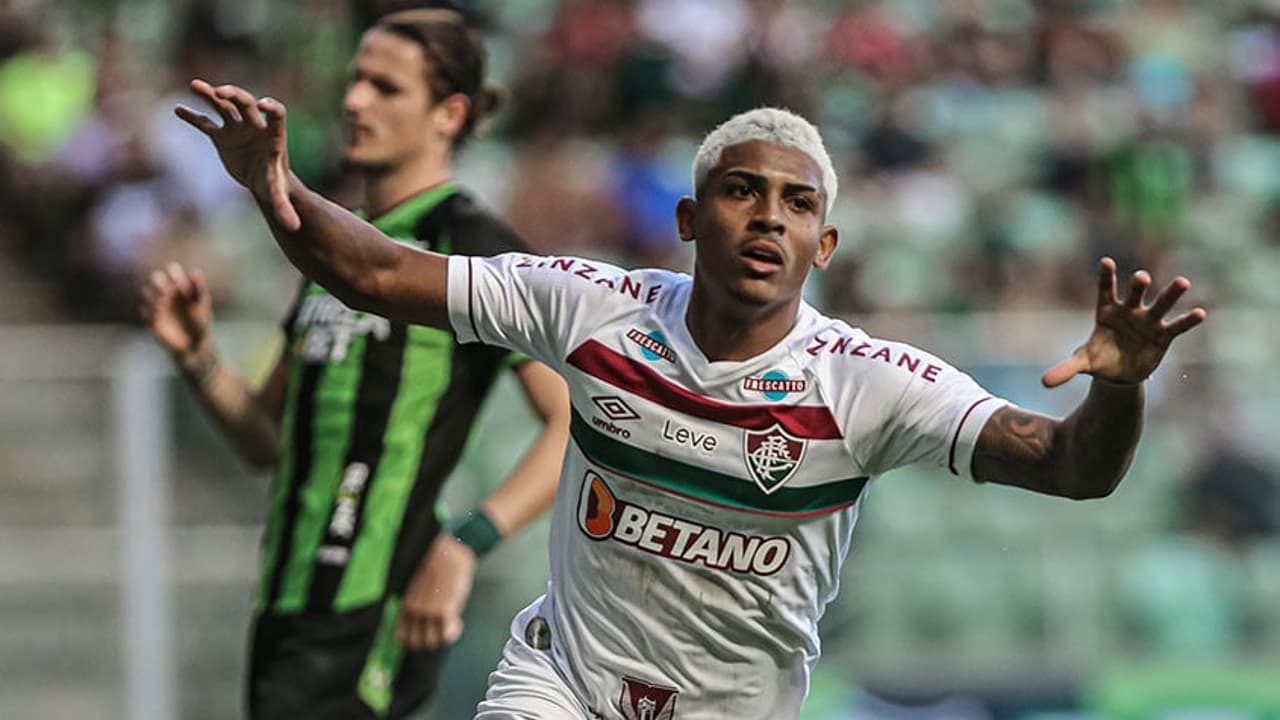 De volta ao Fluminense, John Kennedy descreve o gol e a vitória contra o América-MG como uma ‘noite mágica’