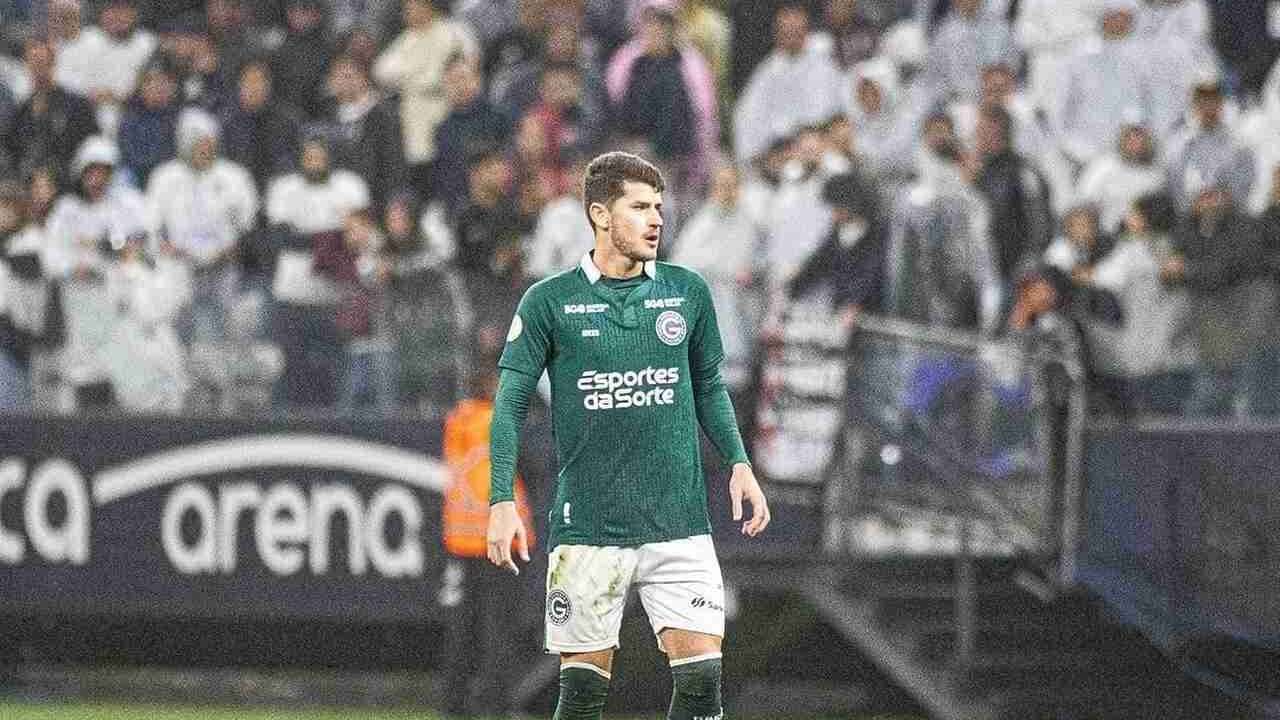 Corinthians negocia com lateral-esquerdo que marcou gol espetacular em São Paulo