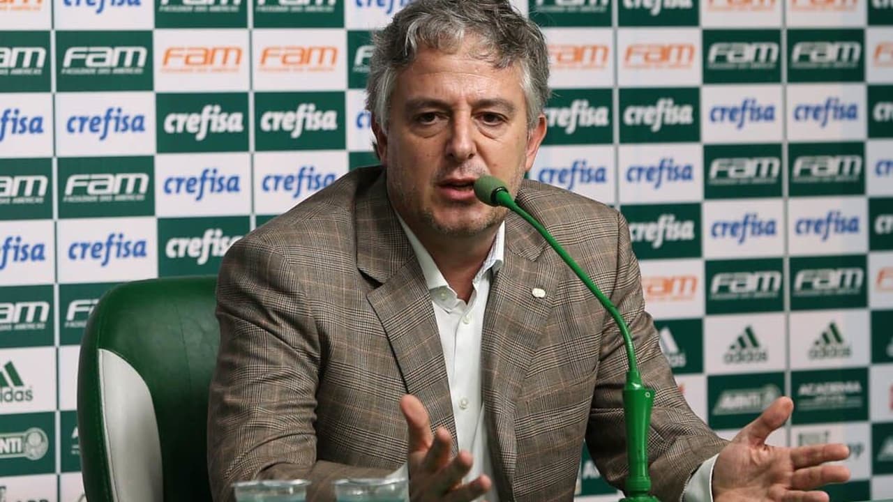 O ex-presidente do Palmeiras criticou John Texter por acusações de arbitragem: '1º de abril!'