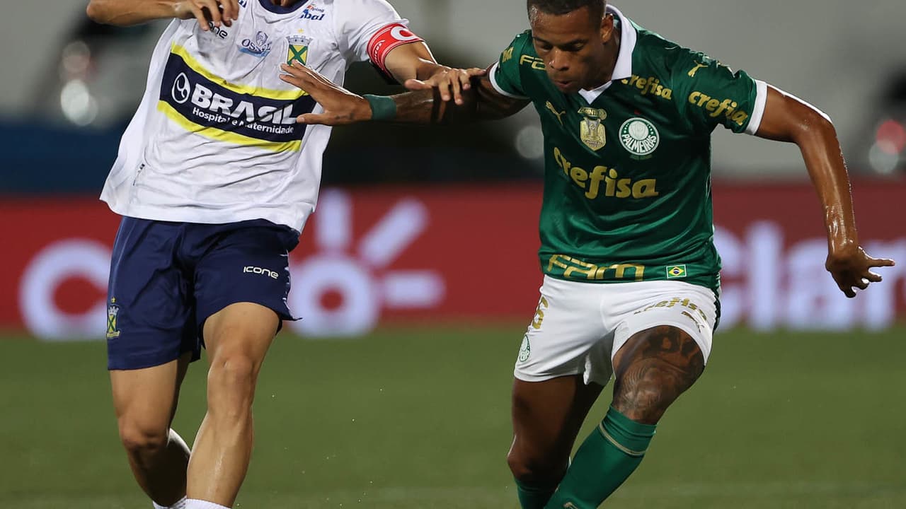 O Palmeiras acabou empatando com o Santo André e perdeu as chances de se tornar líder do Paulistão.