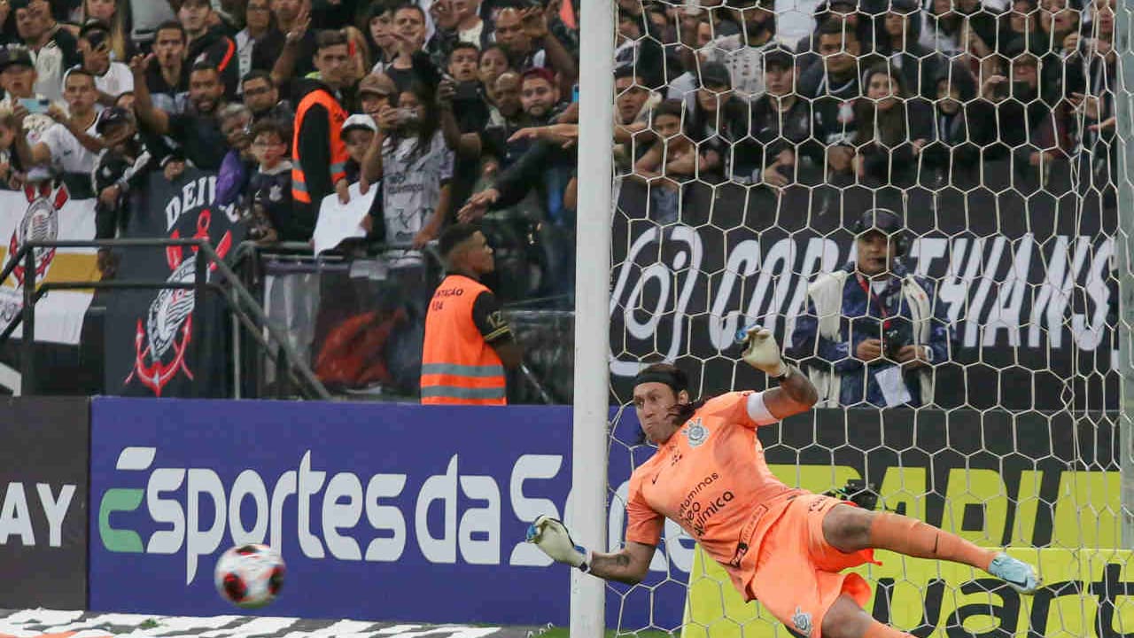 Cássio conquista lugar na história do Corinthians e se aproxima do recorde de Ronaldo