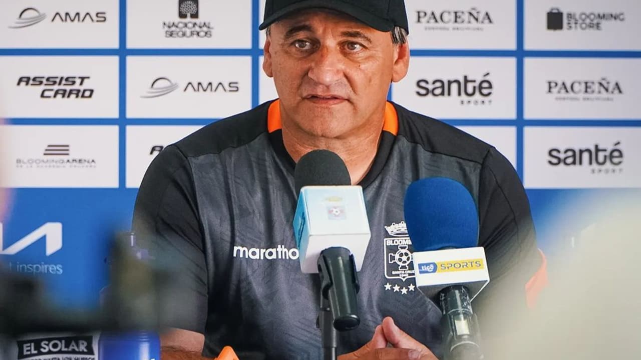 O técnico do adversário do Santos na primeira partida do Sul-Americano é irmão de Fabián Bustos