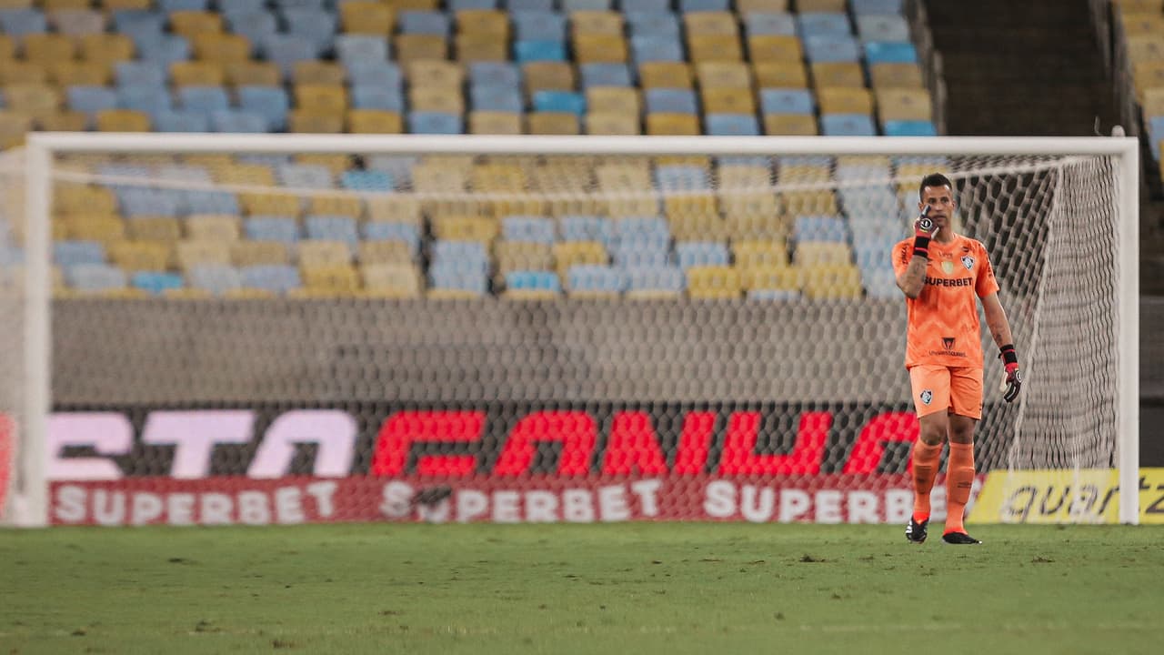 Fábio, do Fluminense, torna-se o jogador mais velho da história do Brasileirão