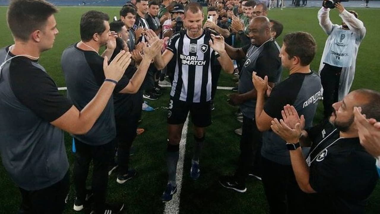 Botafogo recebe pênalti da Conmeball por desrespeito a Joel Karl em partida pela Sul-Americana