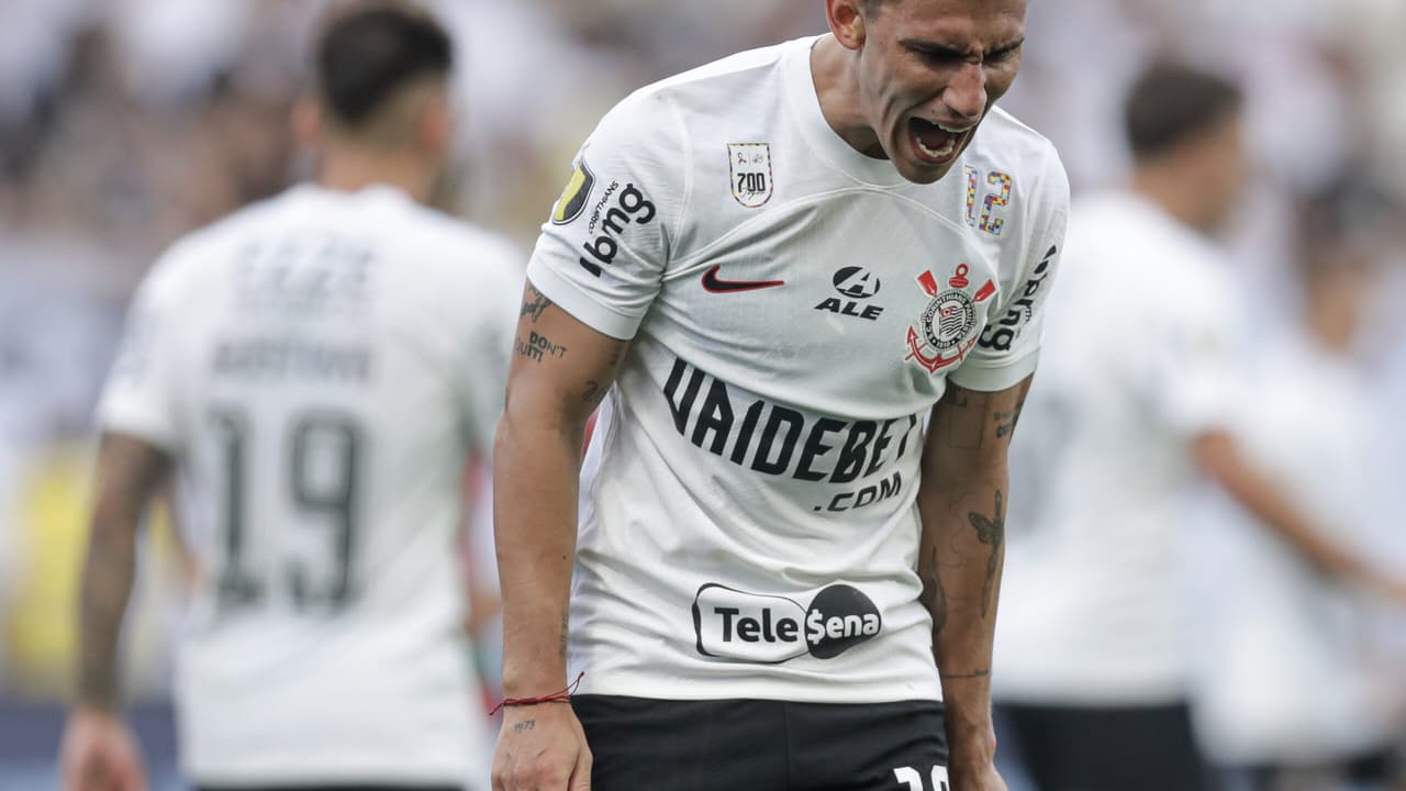 Presidente do Corinthians admite dívida milionária com Rojas e aguarda resultado na segunda-feira