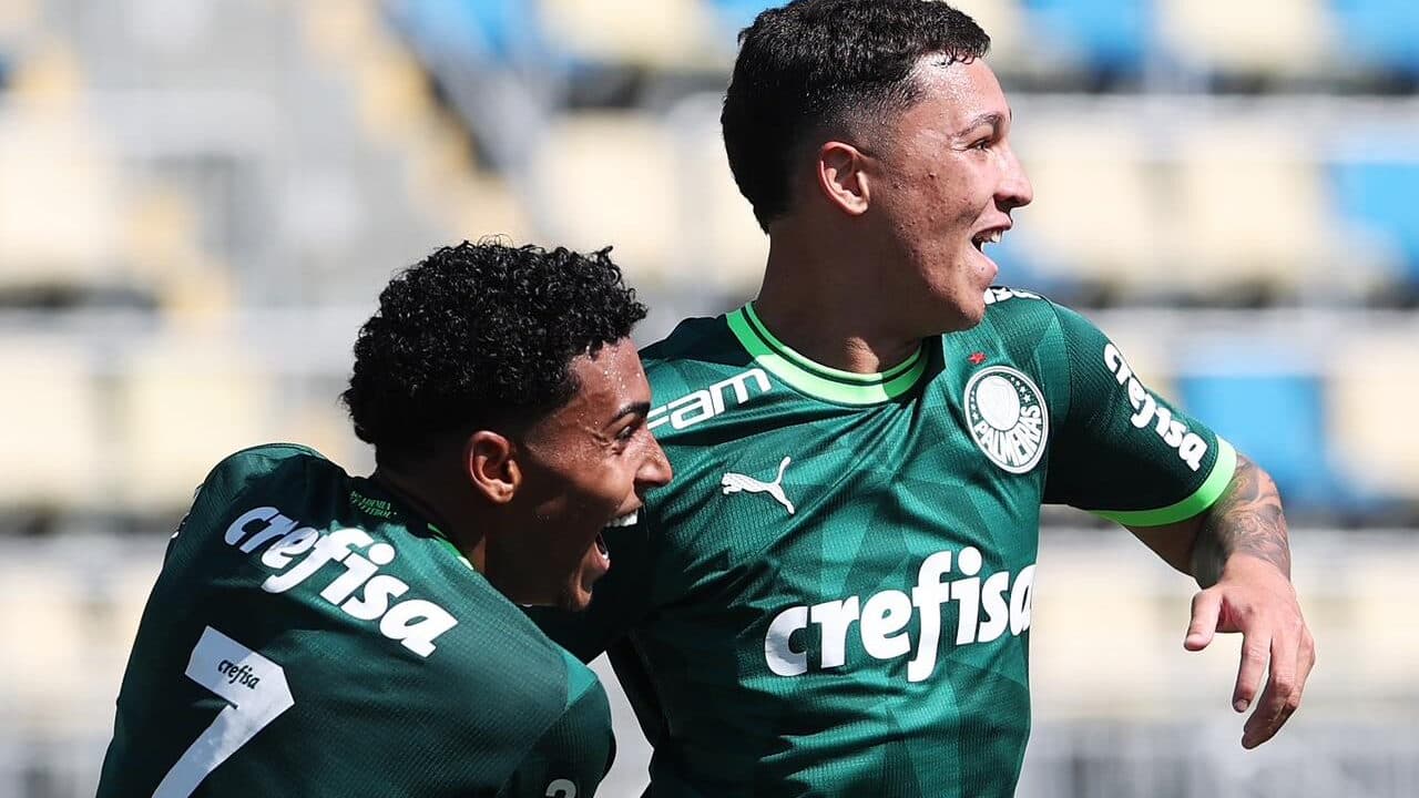 O Palmeiras massacrou o Corinthians nas semifinais do campeão brasileiro.