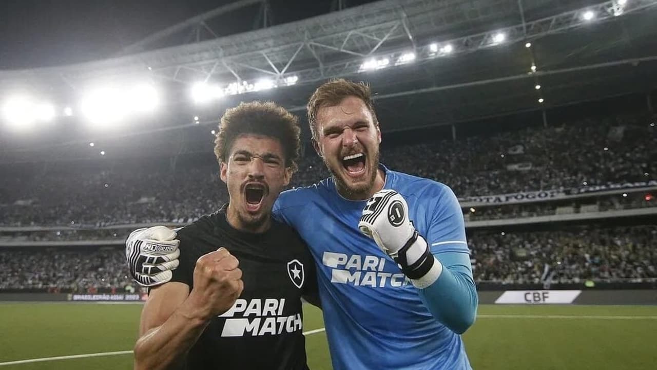 Lucas Perry e Adrielson chegam a Belo Horizonte e poderão participar da partida do Botafogo contra o América-MG.