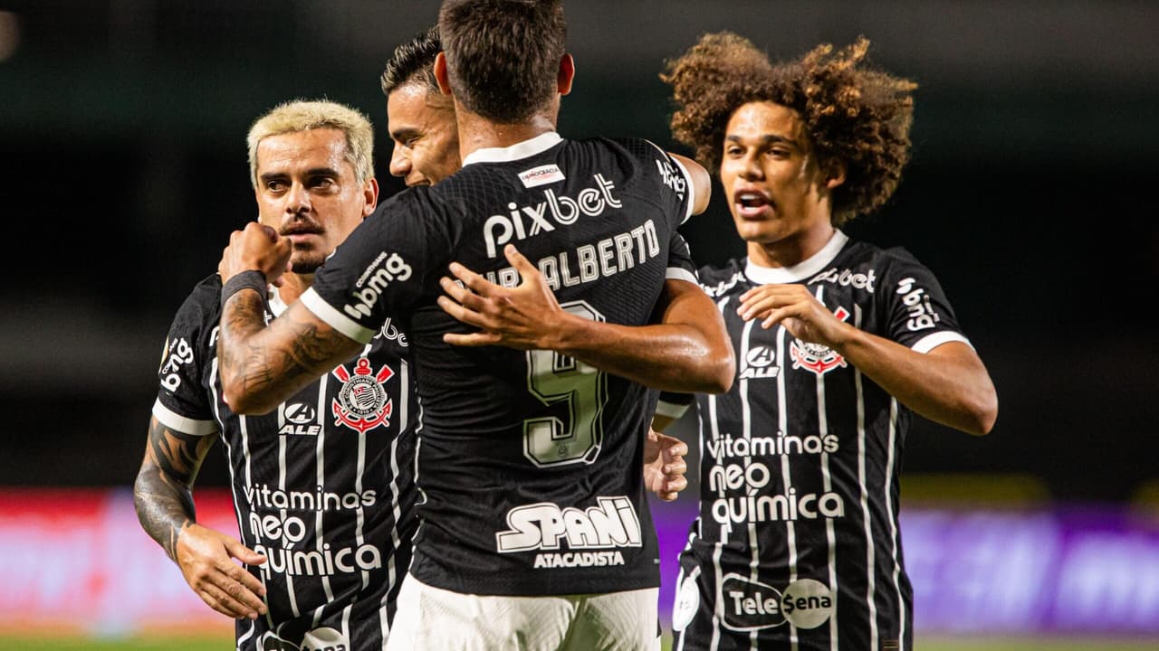 Em amistoso, Corinthians vence o Curitiba na despedida do Brasileiro