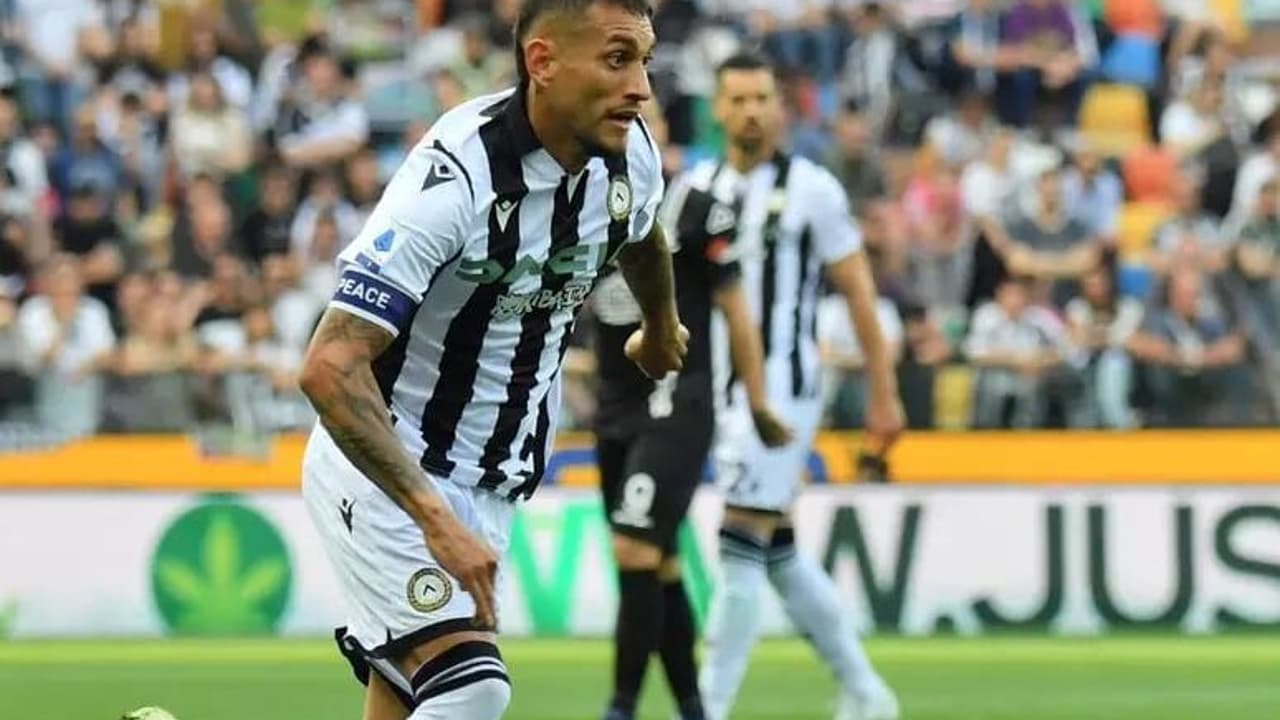 Palmeiras está longe de Roberto Pereyra, que já tem destino definido