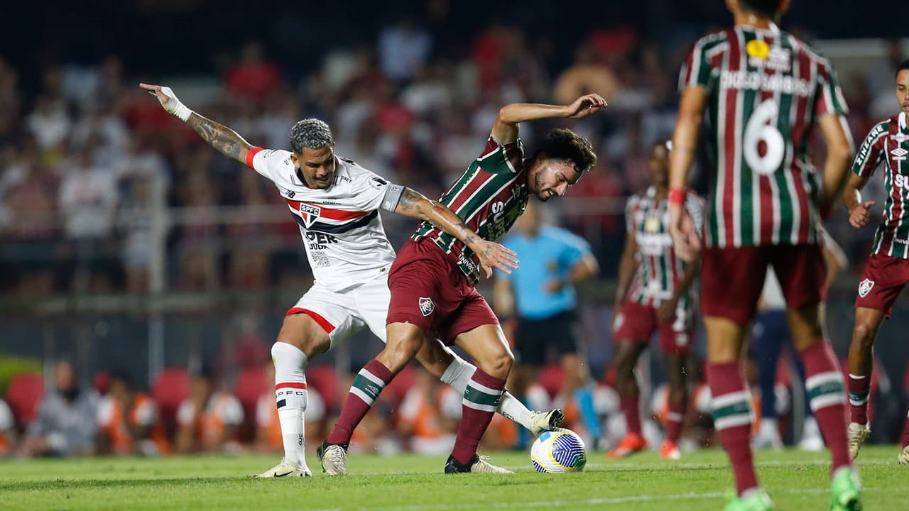 São Paulo x Fluminense: VAR flagra conversa entre Luciano e Diniz;   Ver avaliação