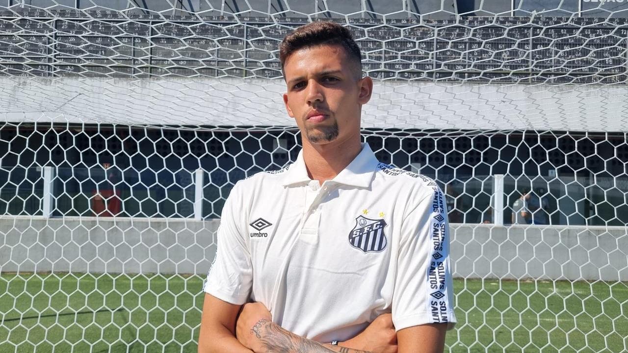 Goleiro sub-20 do Santos se prepara para próxima partida do Brasileirão