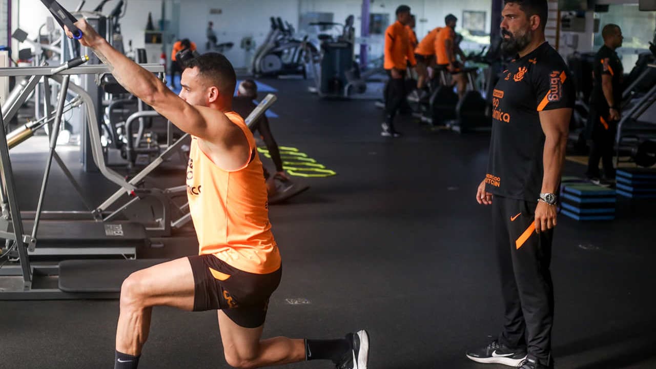 O 'Climão' entre Luxemburgo e Mazziotti deixou jogadores do Corinthians incomodados antes da decisão