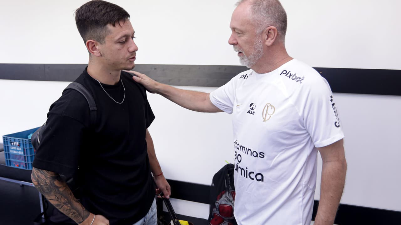 Com quatro reforços, Corinthians reaparece e inicia teste físico no CT