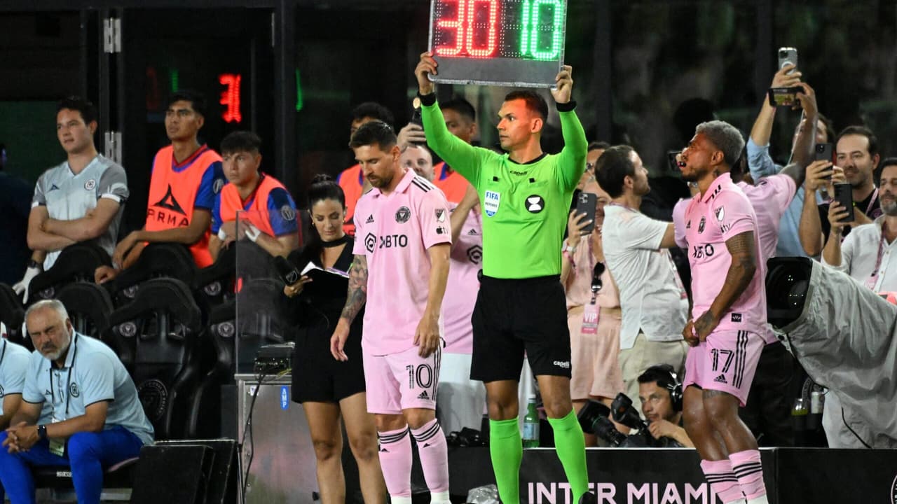 Desde quando houve substituição no futebol?