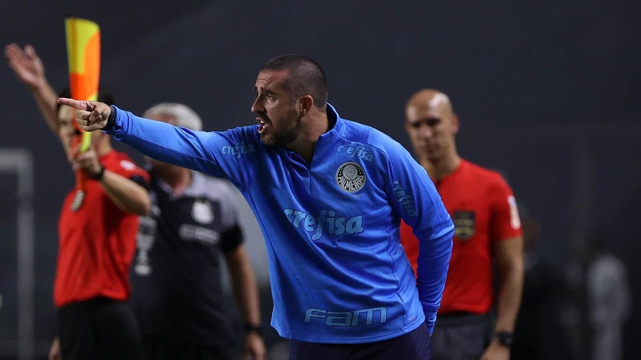 João Martins evitou atribuir o mau desempenho do Palmeiras ao cansaço: ‘Não conseguimos nos adaptar ao contexto do jogo’