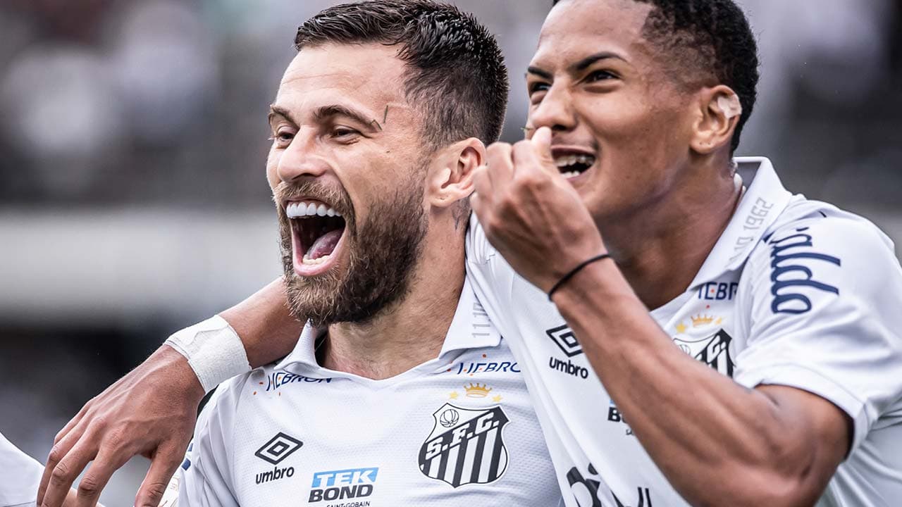 Lucas Lima ‘divide’ prêmio com Marcos Leonardo e elogia atuação pelo Santos: ‘Melhor impossível’