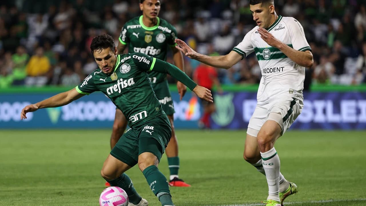 Com mais uma assistência, Veiga faz sua melhor temporada como sacador no Palmeiras