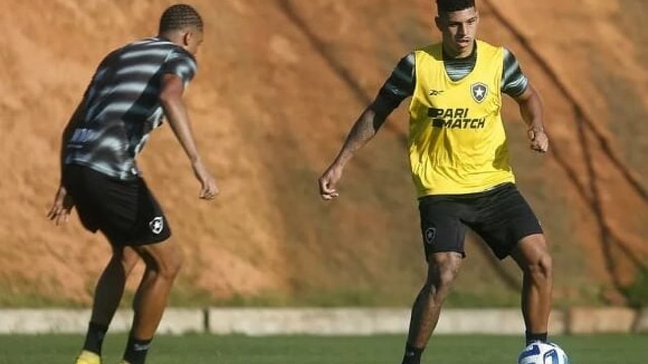 Após o retorno de Luis Henrique, o Botafogo treinou de olho no confronto com o Guaraní, do Paraguai.