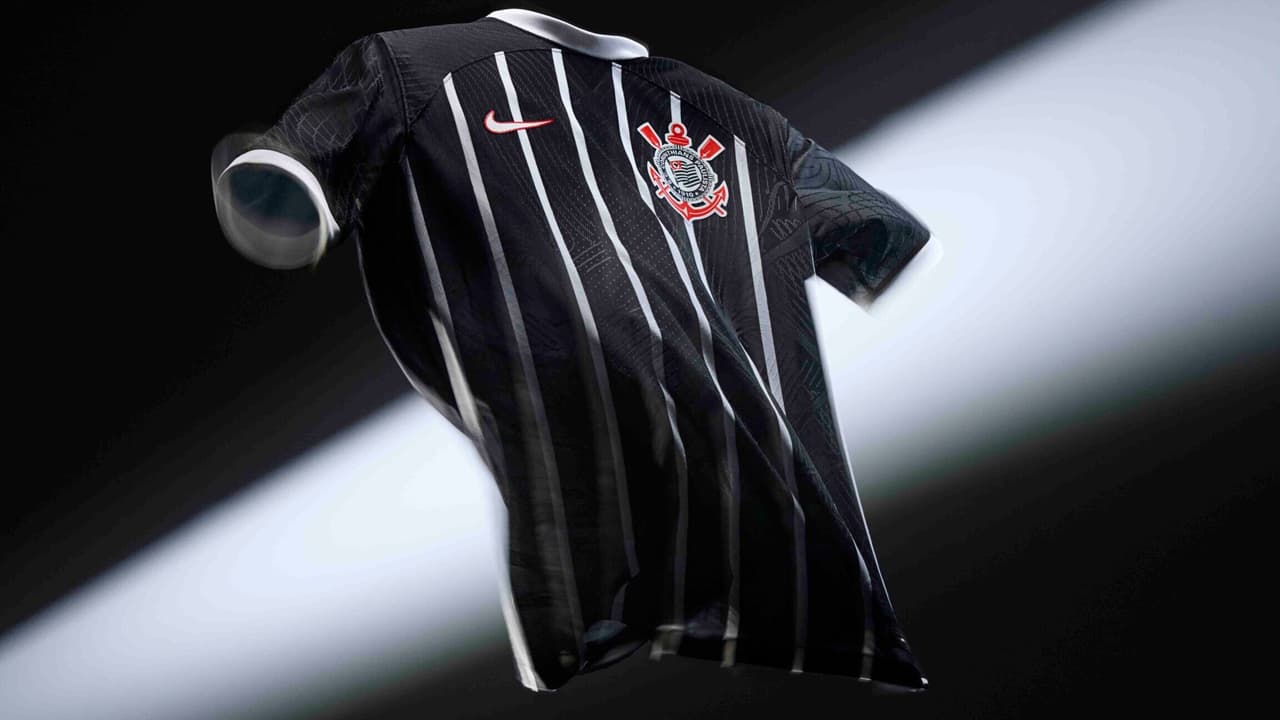 Nova camisa do Corinthians homenageia a Democracia Corinthiana