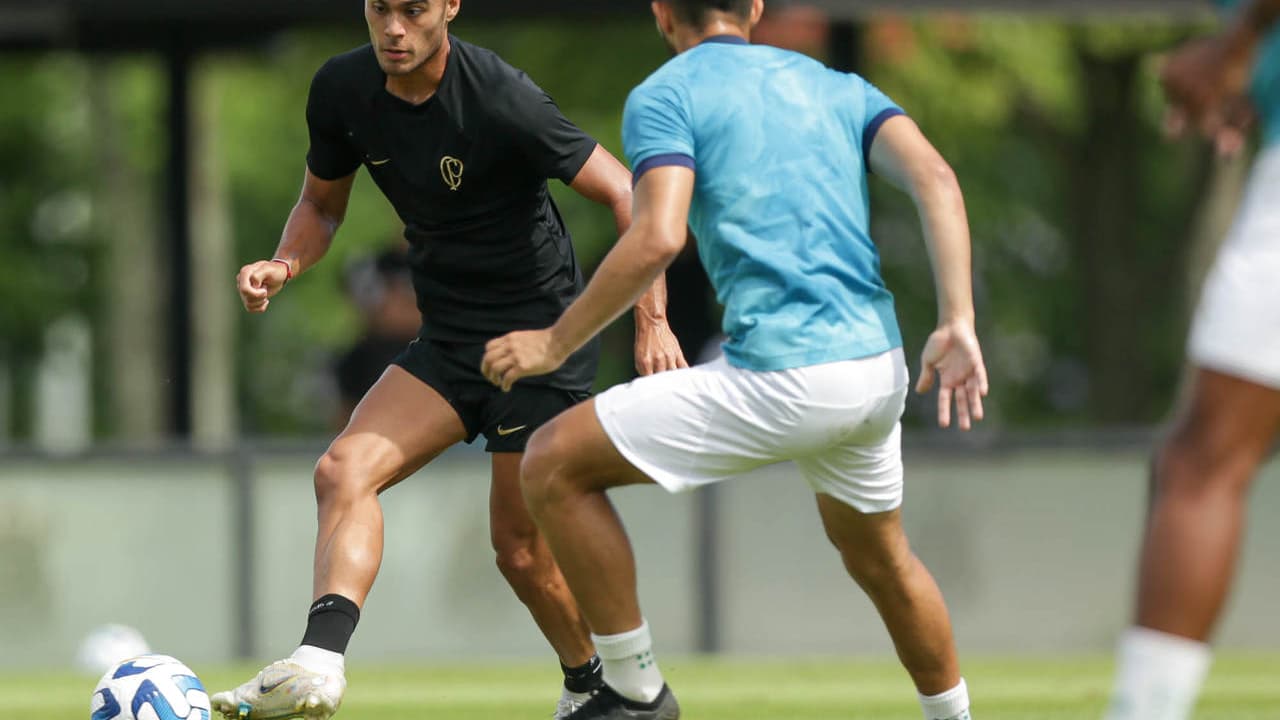 O Corinthians venceu o Coritiba em jogo-treino antes da estreia da Libertadores;   veja gols