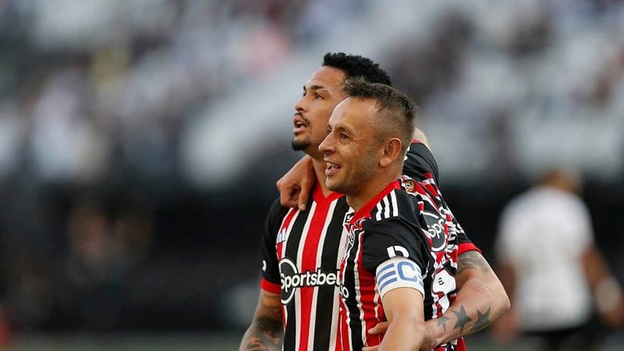 Rafinha fala sobre transferências de treinador no São Paulo e elogia desempenho de Rogério Ceni na Copa do Brasil do ano passado