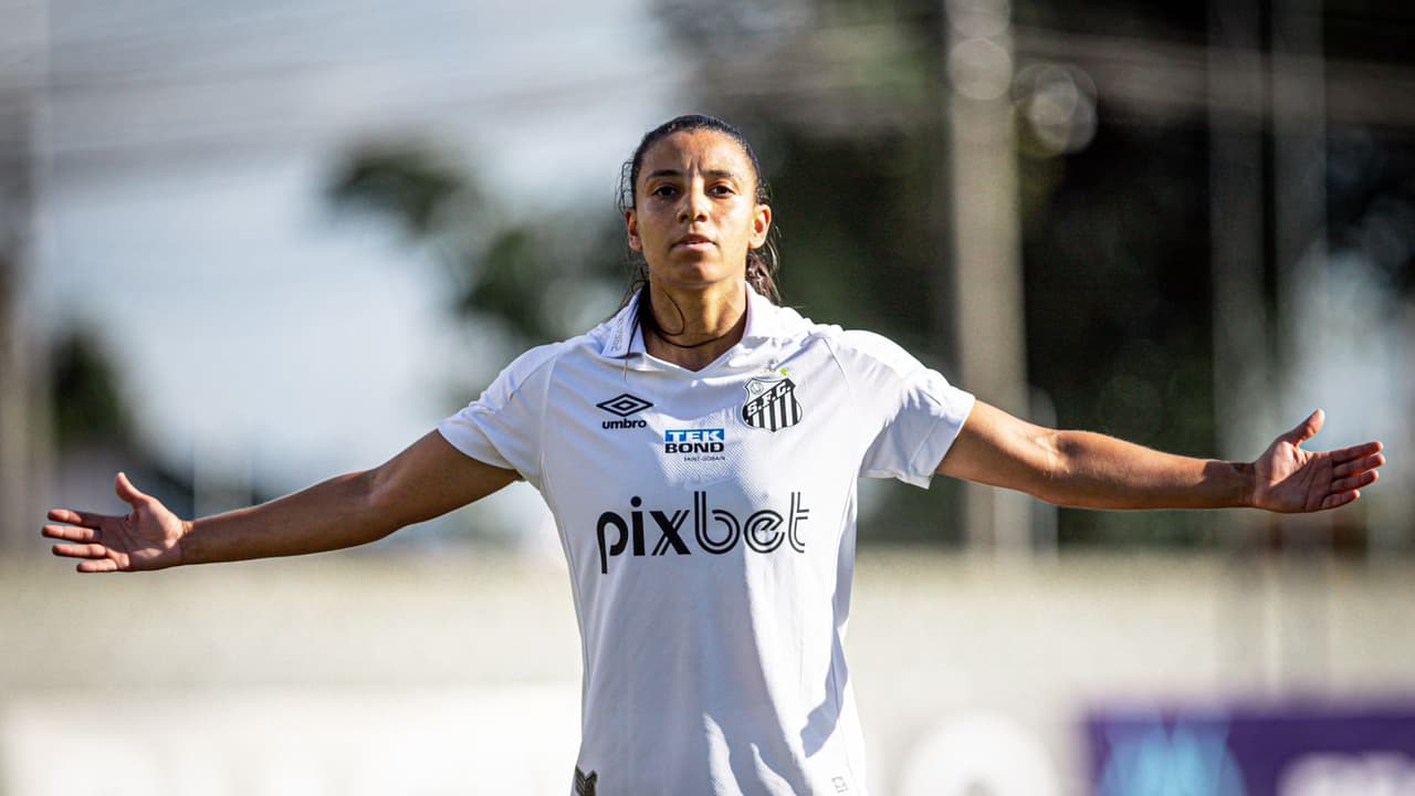 Bianca Gomes disse estar feliz por marcar seu primeiro gol pelo Santos: 'É uma recompensa'