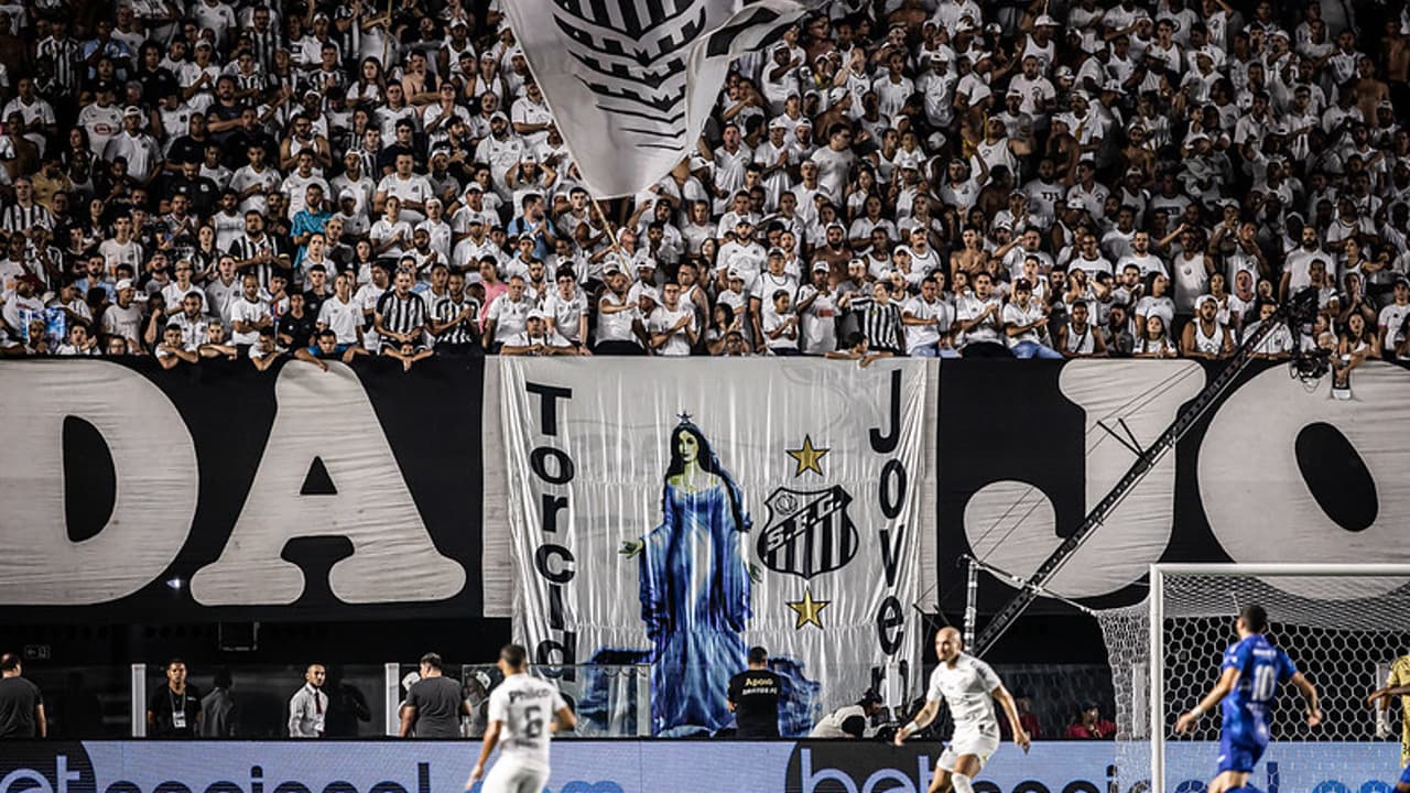 ‘Acabou’: Santos Jovem Torcedor intensifica campanha anti-Rueda e pede reforma do time