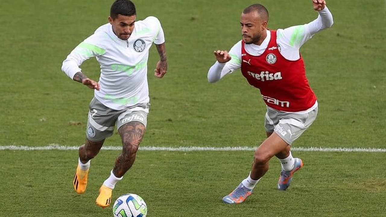 Com hesitação, o Palmeiras começou a se preparar para o crucial Choque-Rei da Copa do Brasil.