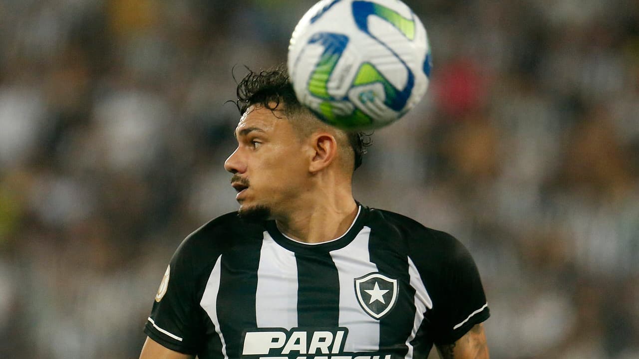 Mostre sua força!   O Botafogo enfrenta o desafio de manter o impressionante recorde mesmo em jogos sem Tiquinho Soares