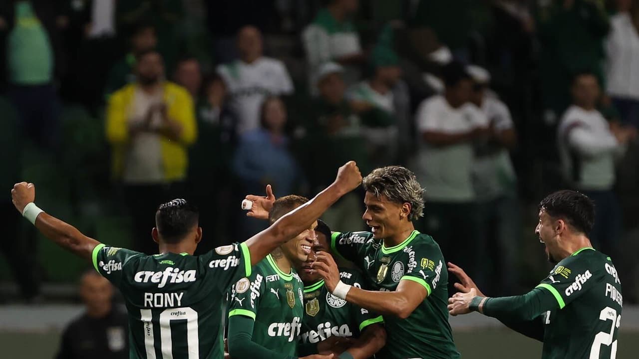 Na busca pelo líder, Palmeiras tem a menor diferença para o Botafogo em 12 rodadas