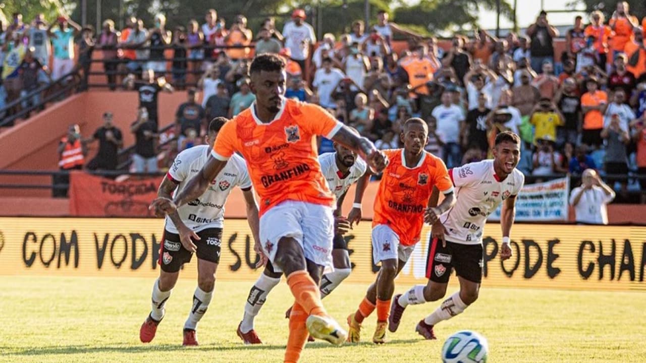 O meia Leo Índio fala muito bem da classe do Nova Iguazú na Copa do Brasil.