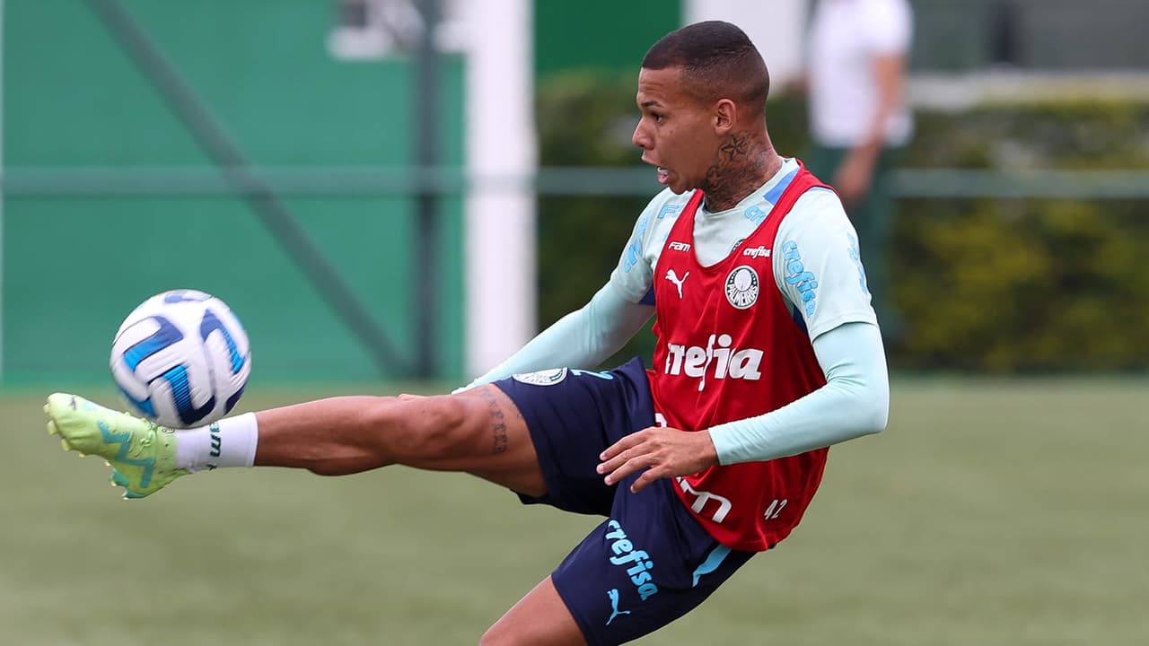 Garcia comemora oportunidade como titular do Palmeiras e pede ‘humildade’ na Copa do Brasil