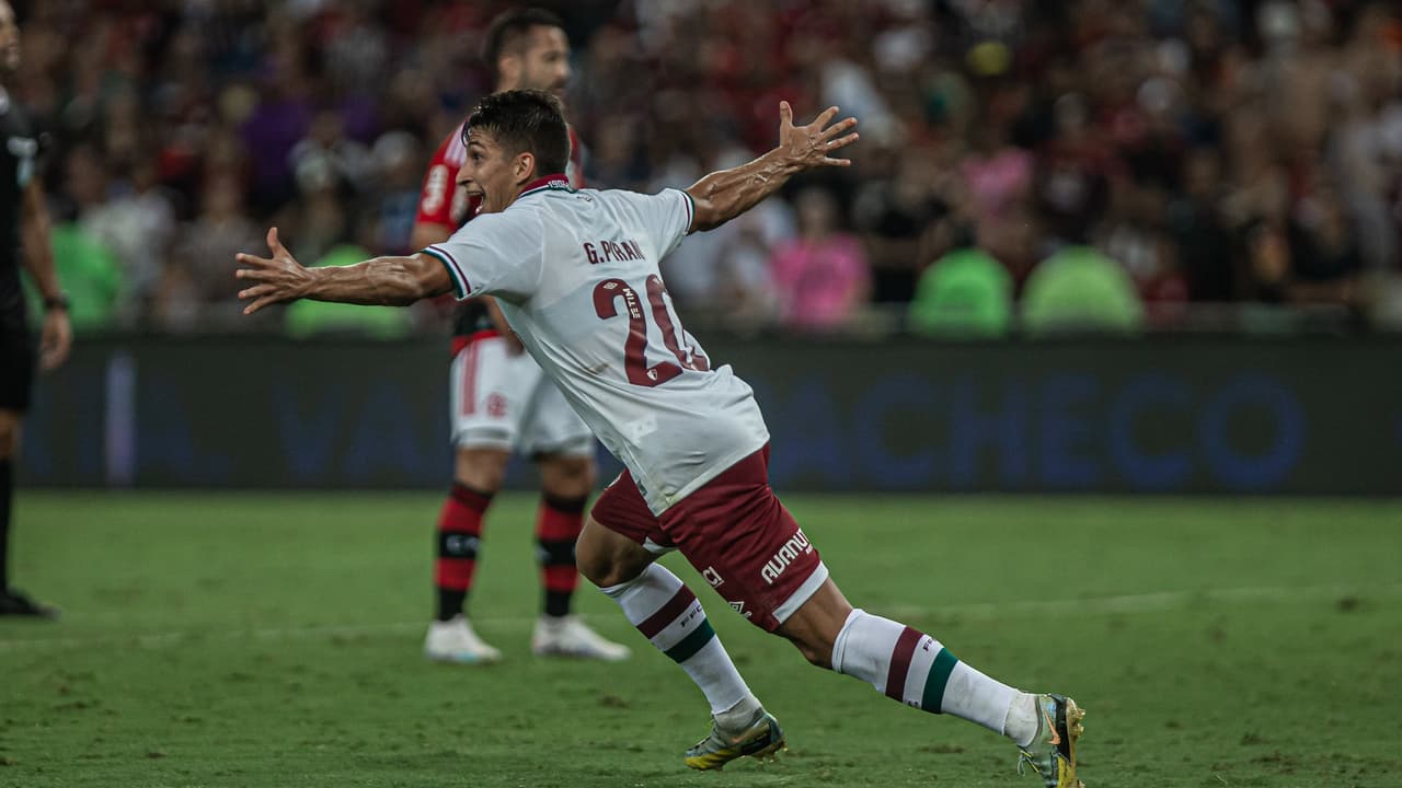 O ex-meio-campista do Fluminense Gabriel Pirani destaca os diferenciais de Fernando Diniz e elogia o treinador: ‘Ele me tirou da zona de conforto’.