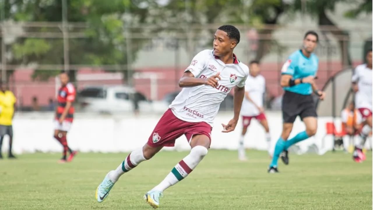 Isaac, do Fluminense, quebrou o nariz durante uma gripe de quase 20 anos;   Haverá menos atletas para Diniz