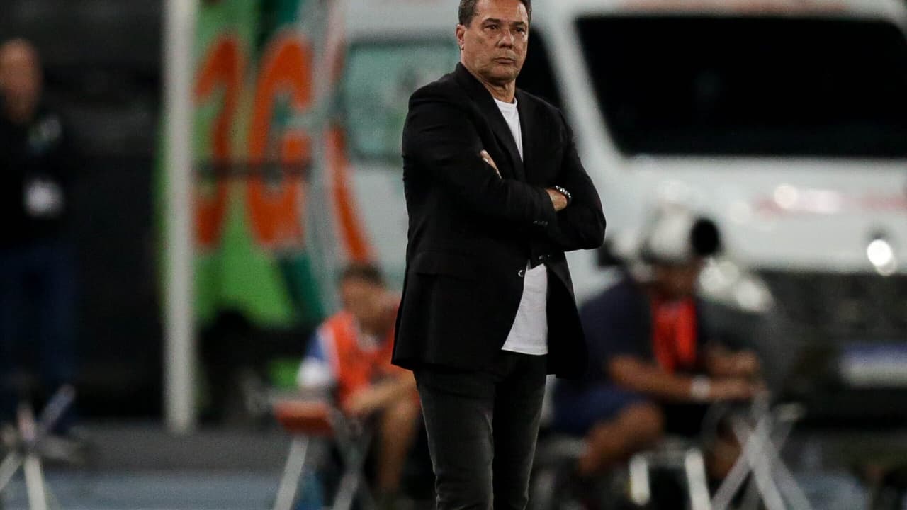 Luxemburgo vê pontos positivos na derrota e elogia sistema defensivo do Corinthians: 'Quantas defesas Cássio fez?'