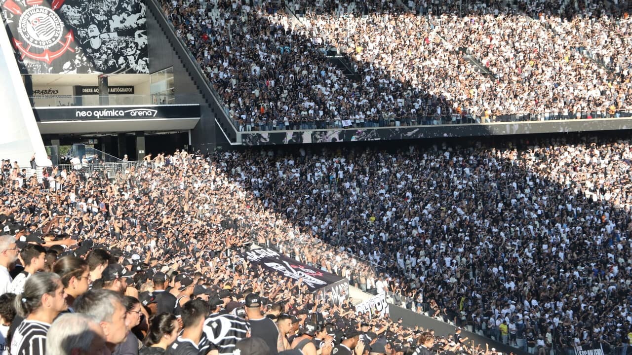 O Corinthians pressiona bastante após derrotar o São Paulo